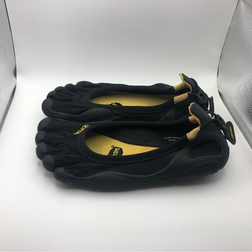 Vibram FiveFingers Classic Women's Toe Shoes, size EU W39